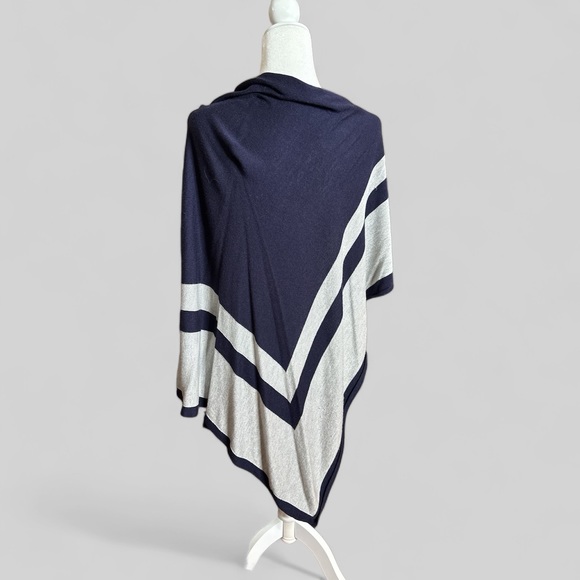 Ann Taylor poncho, size XS/S - Picture 3 of 5